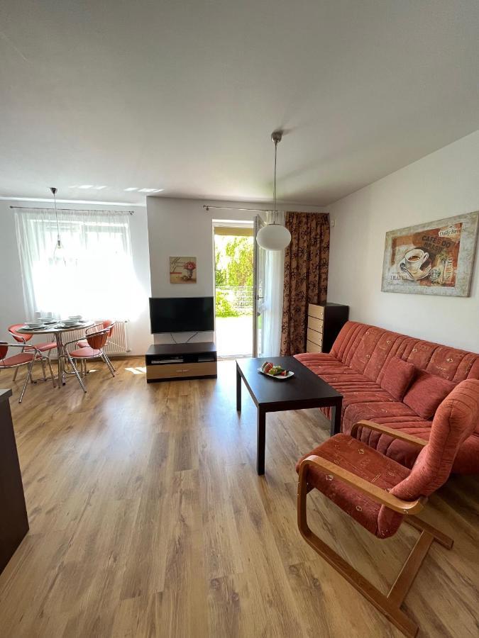 Apartament Z Garazem I Ogrodem 코워브제크 외부 사진