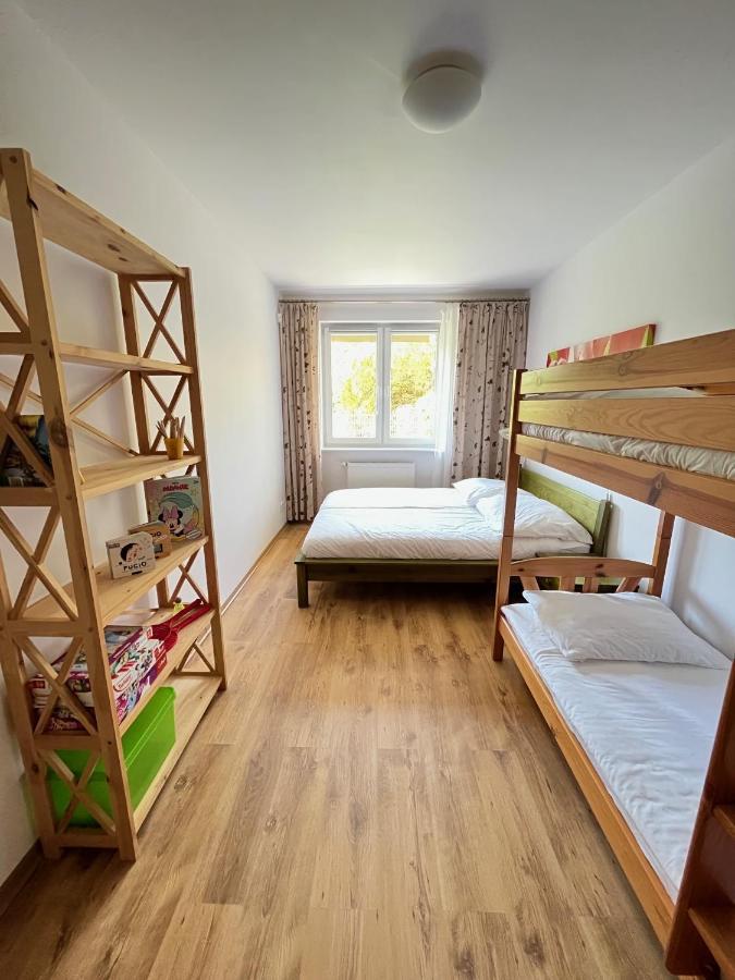 Apartament Z Garazem I Ogrodem 코워브제크 외부 사진