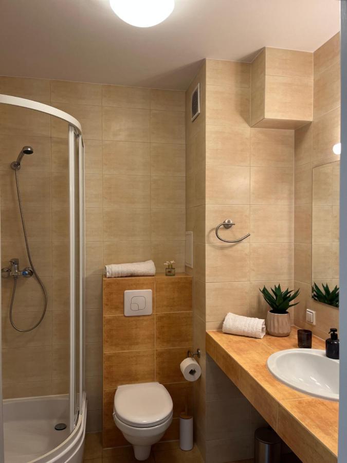 Apartament Z Garazem I Ogrodem 코워브제크 외부 사진