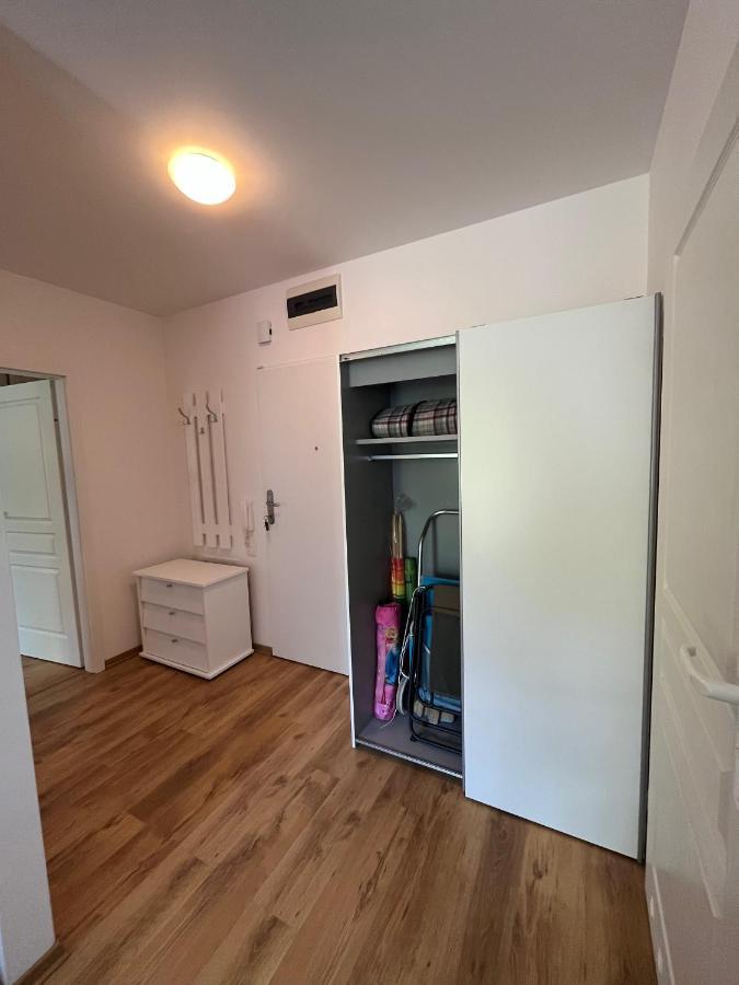 Apartament Z Garazem I Ogrodem 코워브제크 외부 사진