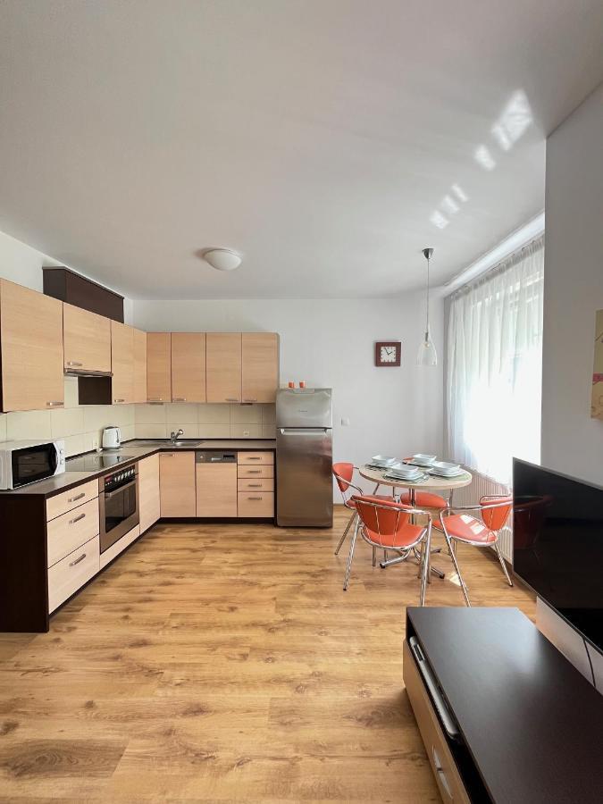 Apartament Z Garazem I Ogrodem 코워브제크 외부 사진