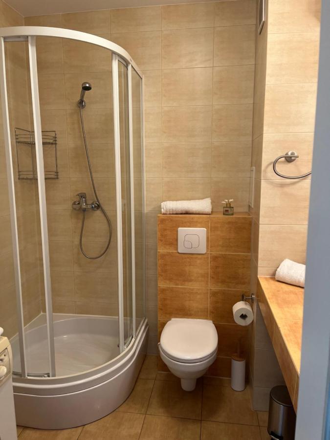 Apartament Z Garazem I Ogrodem 코워브제크 외부 사진