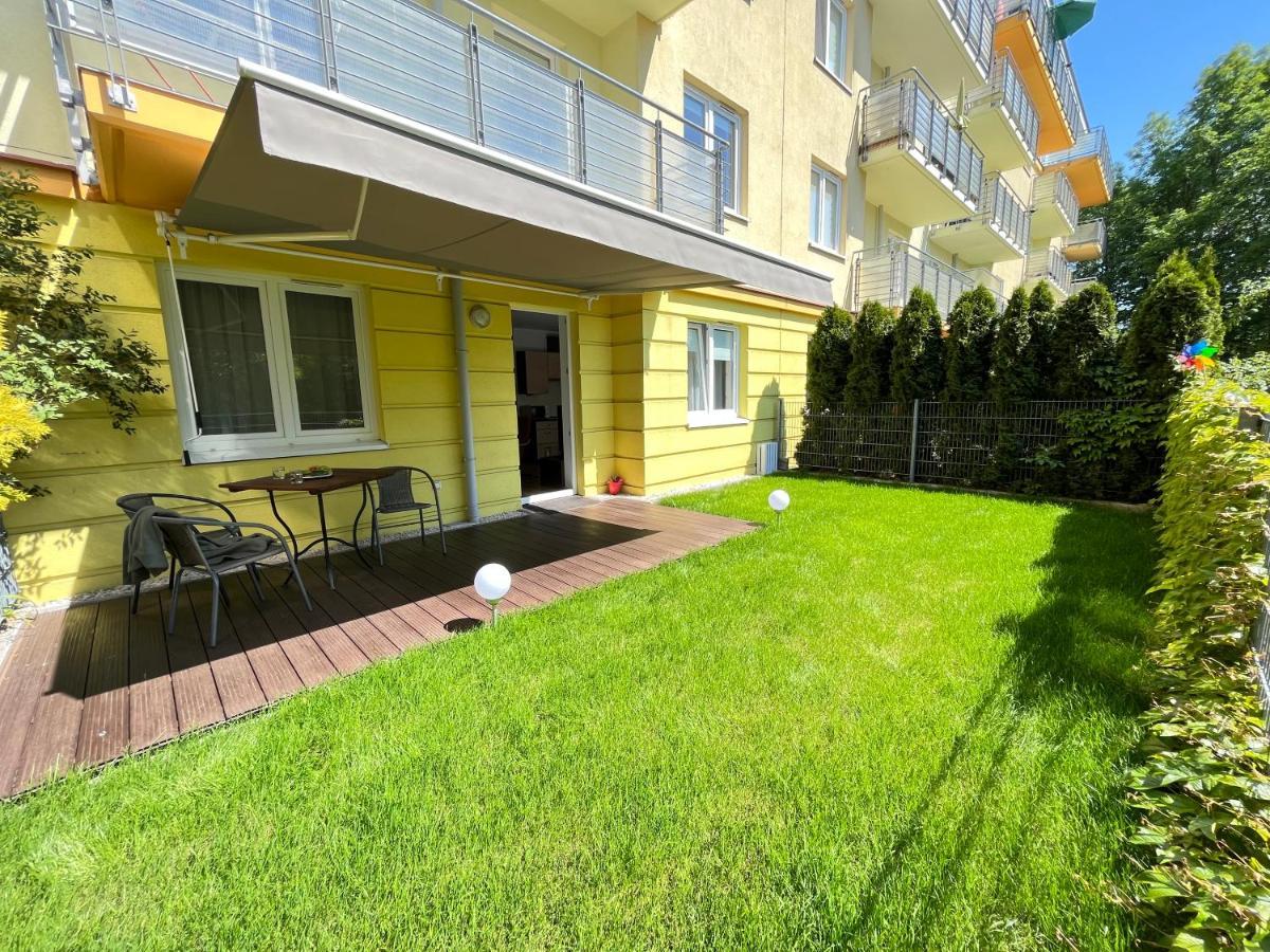 Apartament Z Garazem I Ogrodem 코워브제크 외부 사진
