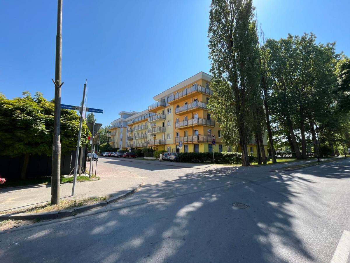 Apartament Z Garazem I Ogrodem 코워브제크 외부 사진